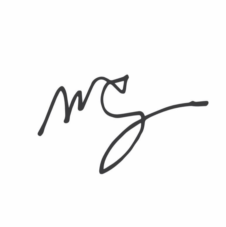 MOLLY G Logo