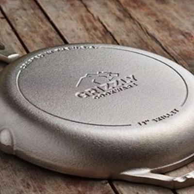 GRIZZLY 12" Cast Iron Skillet